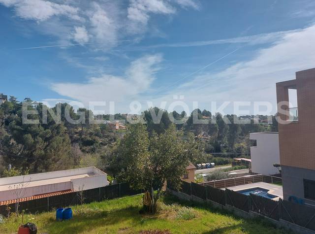 Terreno residencial en Venta en Castellnou - Can Mir - Can Solà