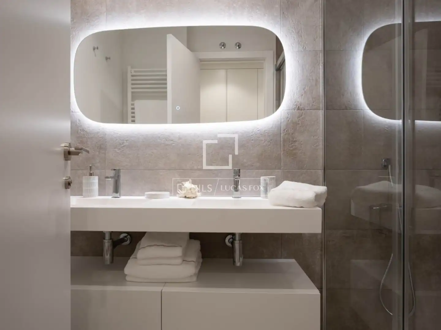 Baño de Piso de alquiler en Sant Miquel de Fluvià con Aire acondicionado y Amueblado