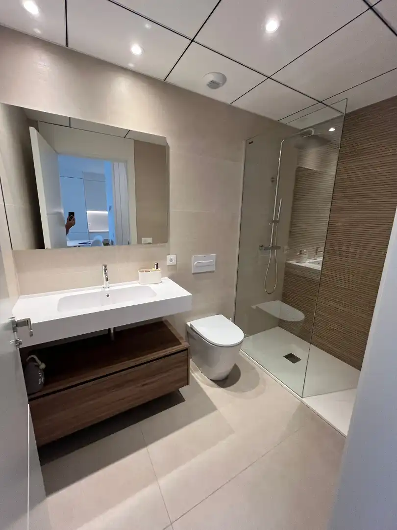 Bathroom of Flat for rent in Lleida  with Air Conditioner, Heating and Parquet flooring
