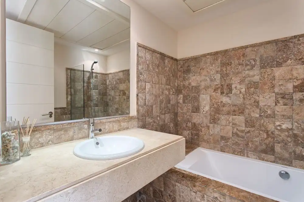 Bathroom of Apartments for sale in Benahavís  with Air Conditioner, Heating and Private garden