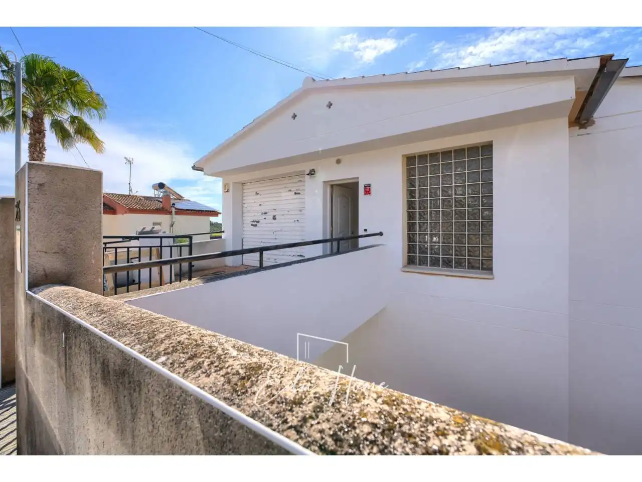Vista exterior de Casa o chalet en venta en La Bisbal del Penedès con Aire acondicionado, Calefacción y Jardín privado