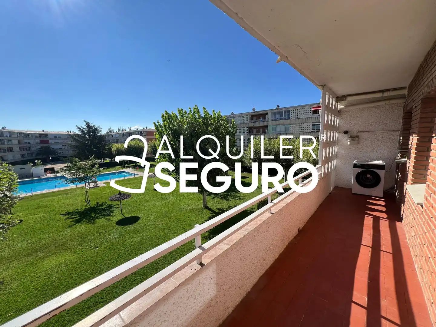 Außenansicht von Wohnung zur Miete in Colmenar Viejo mit Heizung, Terrasse und Schwimmbad