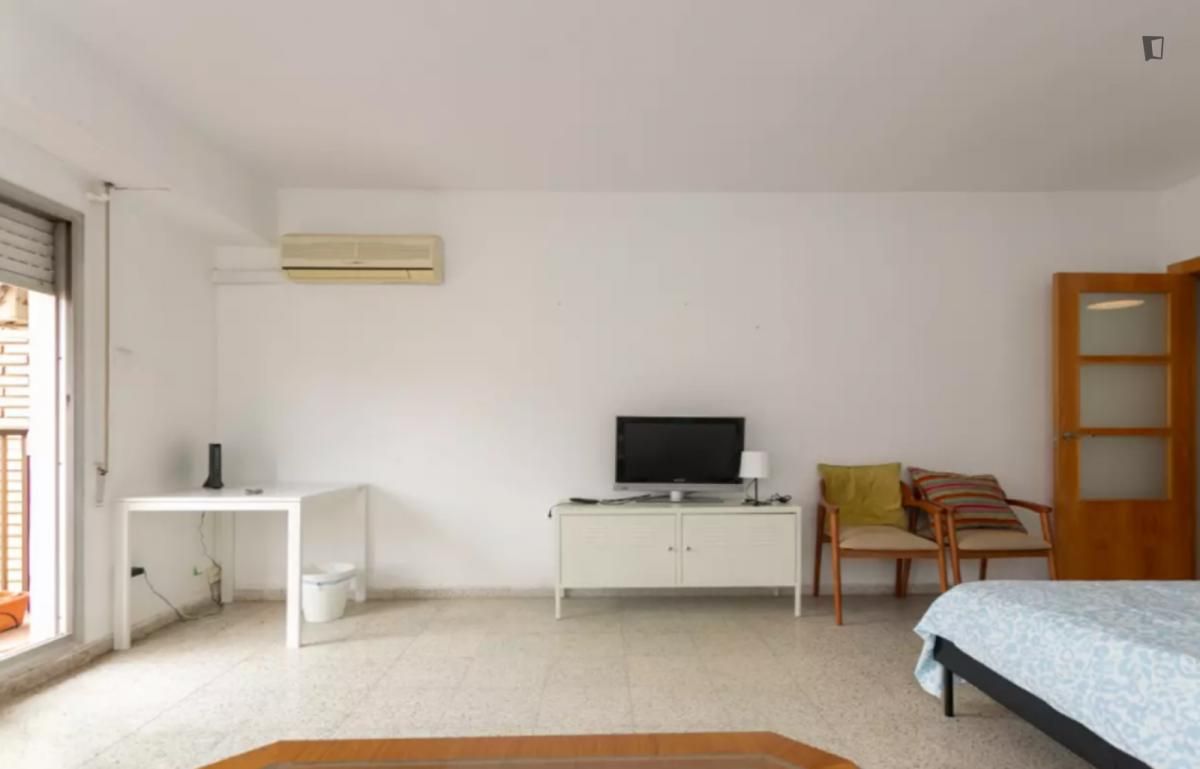 Apartment for share in En Corts - Doctor Waksman