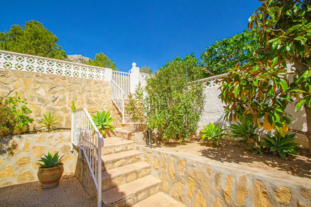 Garden of Houses for sale in Calpe / Calp  with Air Conditioner, Heating and Private garden
