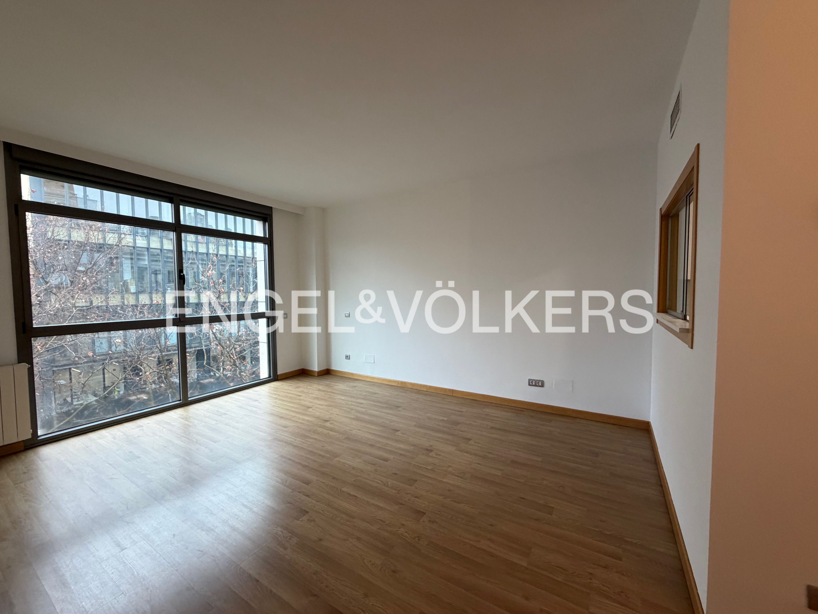 Vista exterior de Pis de lloguer en  Madrid Capital amb Aire condicionat i Calefacció