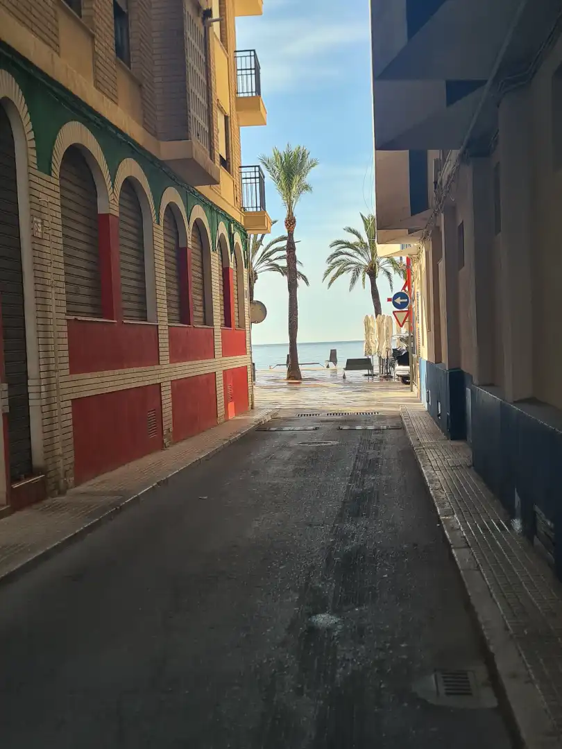 Vista exterior de Casa adosada en venta en Vinaròs con Terraza, Amueblado y Horno