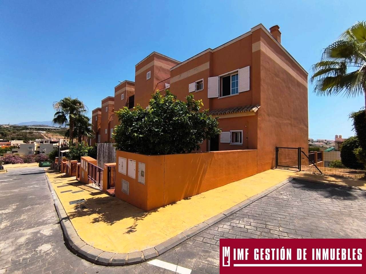Exterior view of Single-family semi-detached for sale in Vélez-Málaga  with Air Conditioner, Private garden and Terrace
