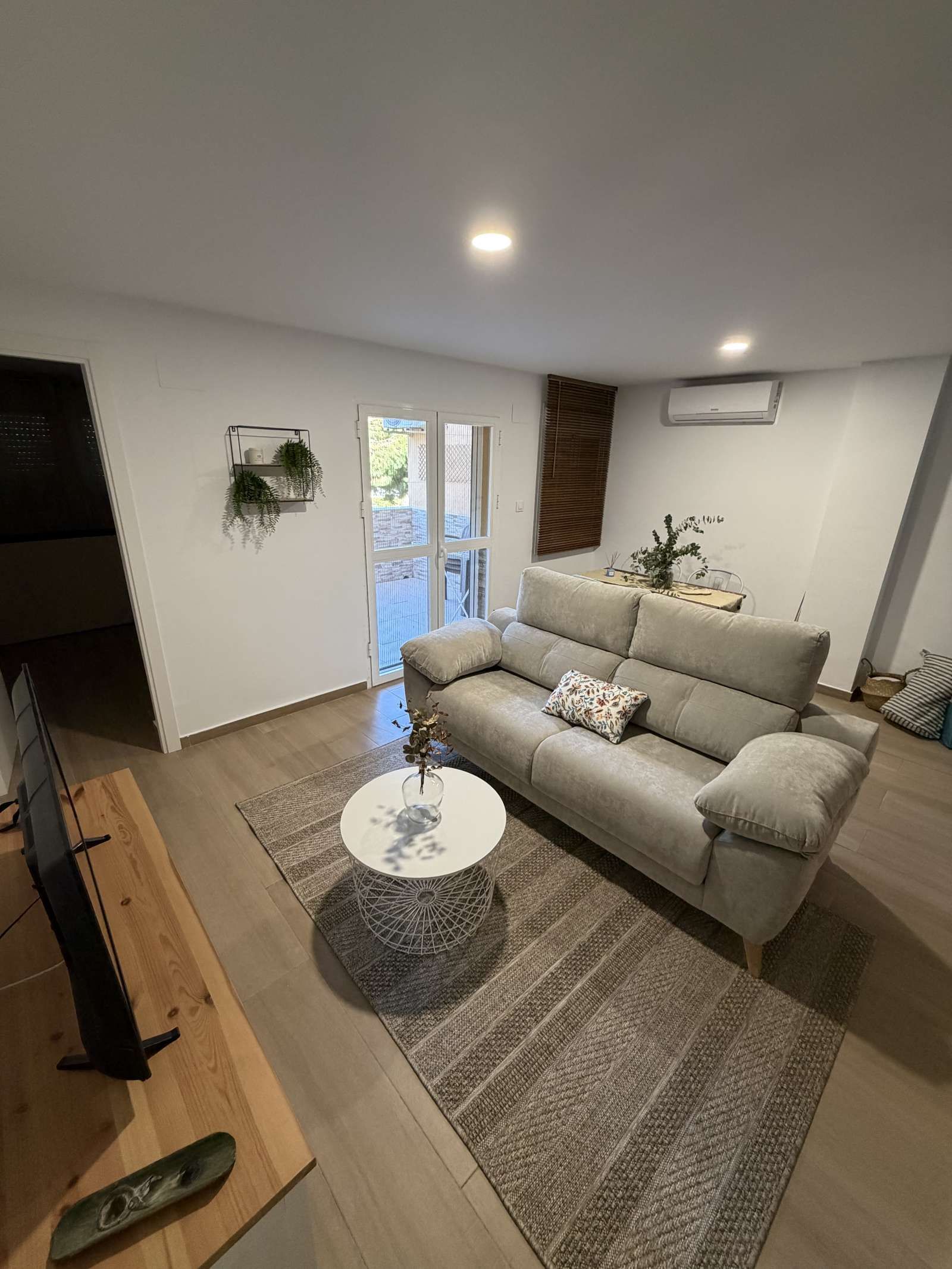 Sala de estar de Apartamento para compartir en Chiclana de la Frontera con Aire acondicionado, Terraza y Amueblado