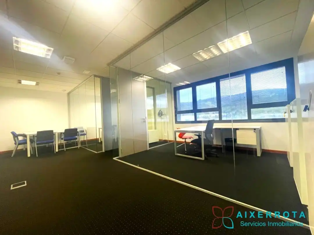 Office for rent in Derio  with Air Conditioner, Heating and Furnished