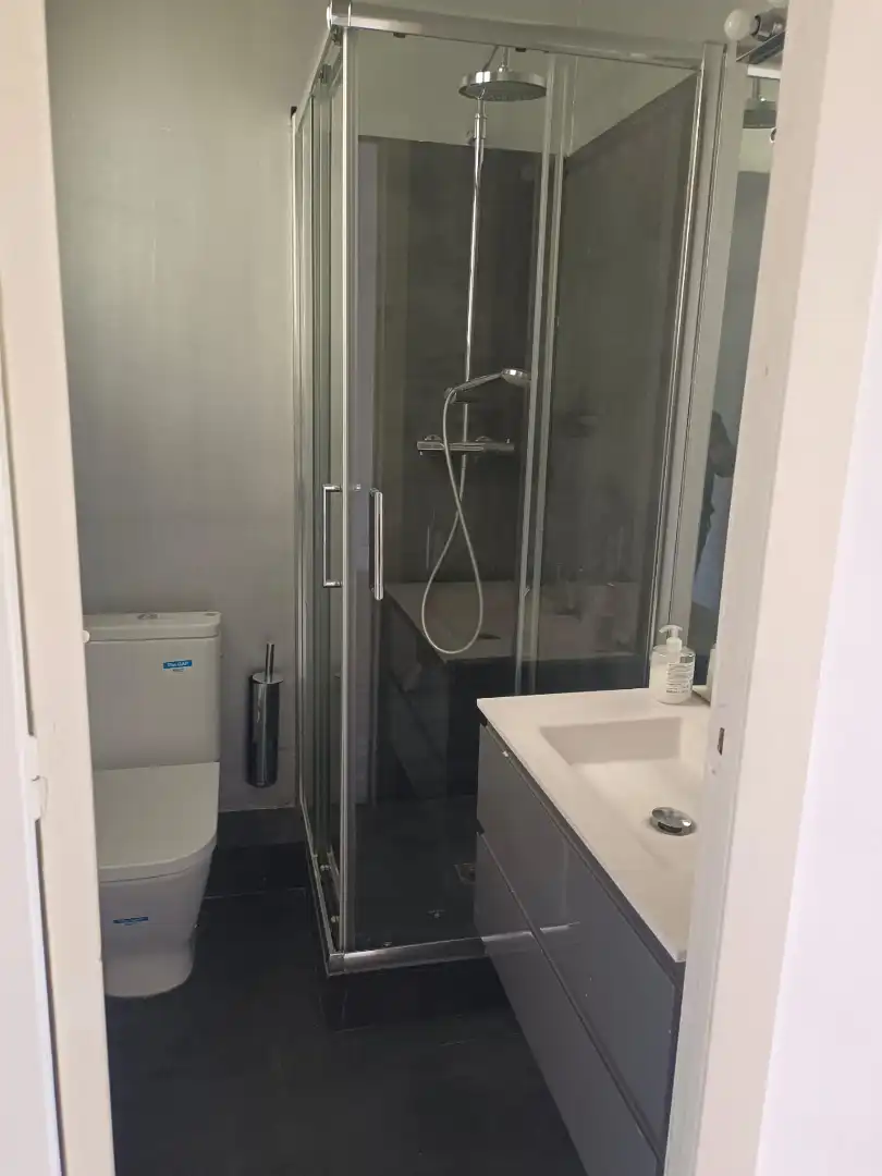 Badezimmer von Büro zur Miete in Barcelona