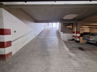 Parcheggio in affitto a Calle Ramón J Sender 16