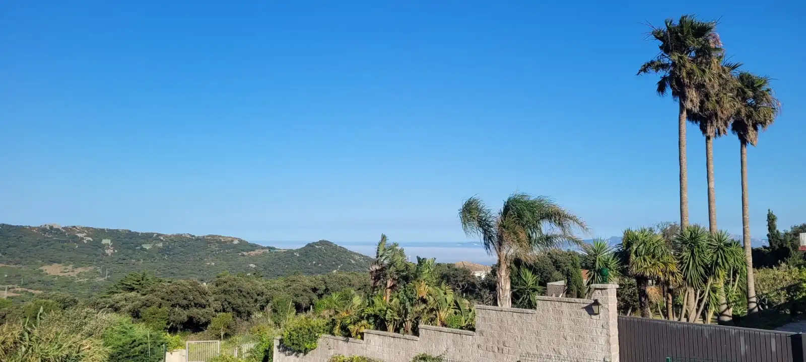 Vista exterior de Casa o xalet en venda en Tarifa amb Jardí privat, Moblat i Forn