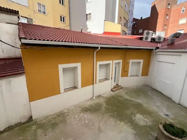 Vista exterior de Casa o xalet en venda en Valladolid Capital amb Calefacció