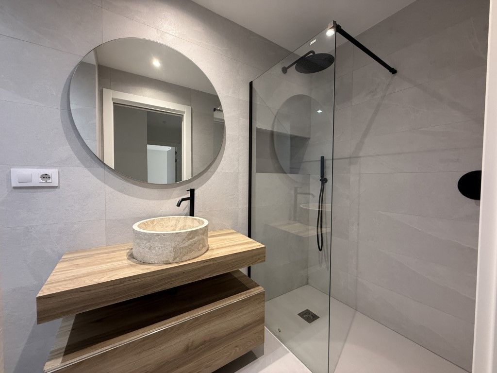 Bathroom of Flat for sale in Vitoria - Gasteiz