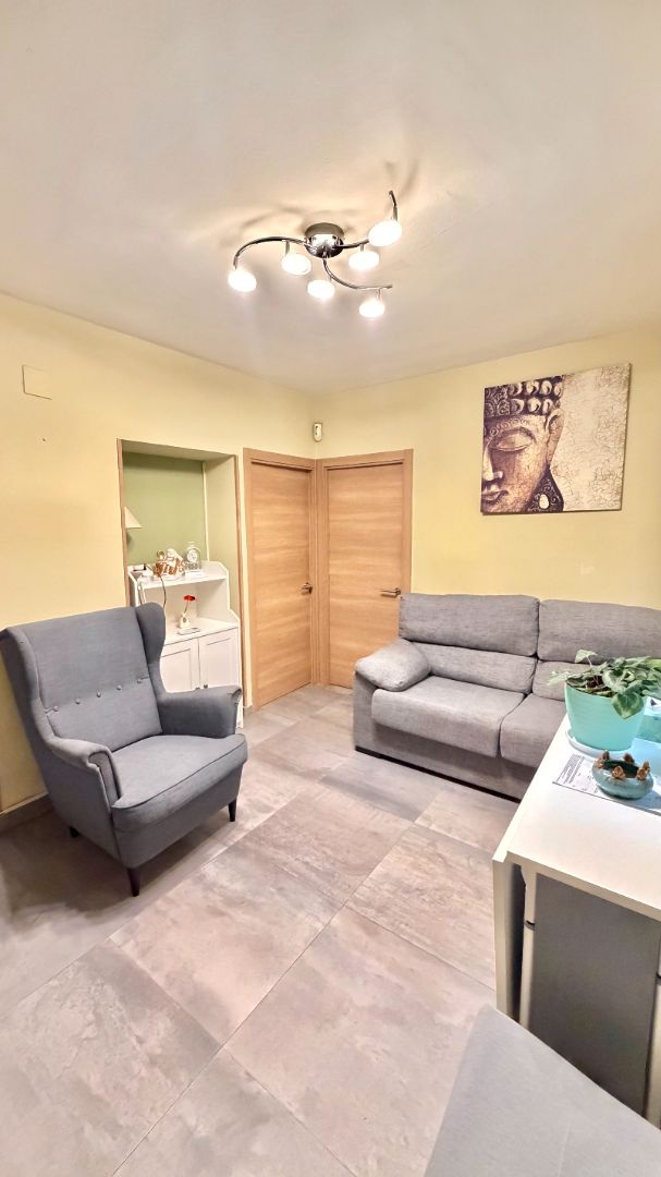 Sala d'estar de Pis en venda en  Madrid Capital amb Aire condicionat, Calefacció i Moblat