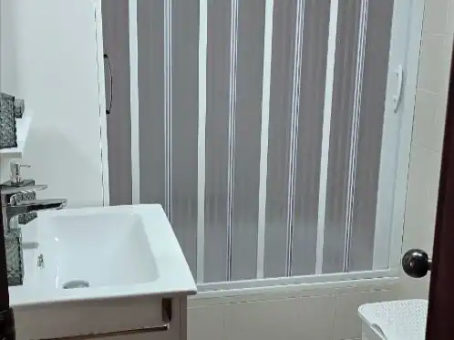 Bathroom of Study for rent in Valverde de la Virgen  with Air Conditioner, Heating and Parquet flooring