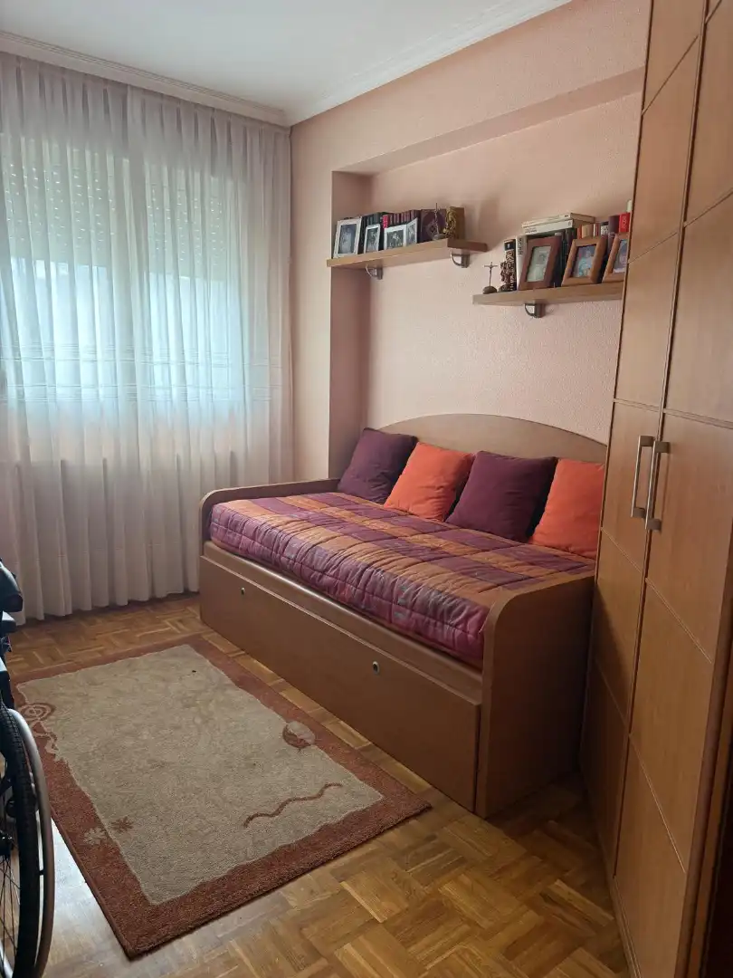 Habitación de Piso en venta en Basauri  con Calefacción, Terraza y Trastero