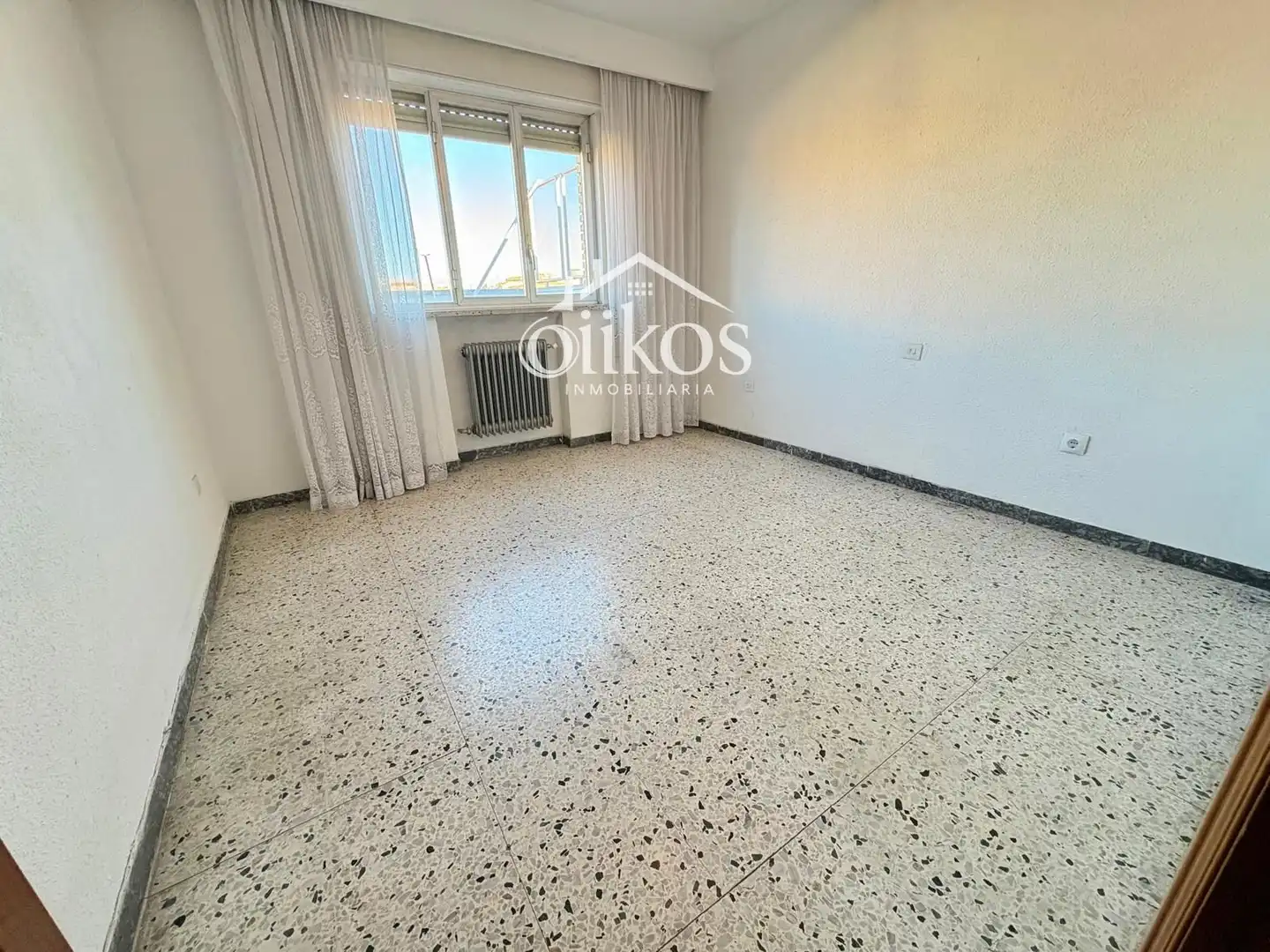Habitación de Ático en venta en Salamanca con Calefacción, Terraza y Balcón
