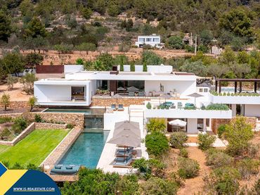 Chalet con piscina en venta en Es Cubells