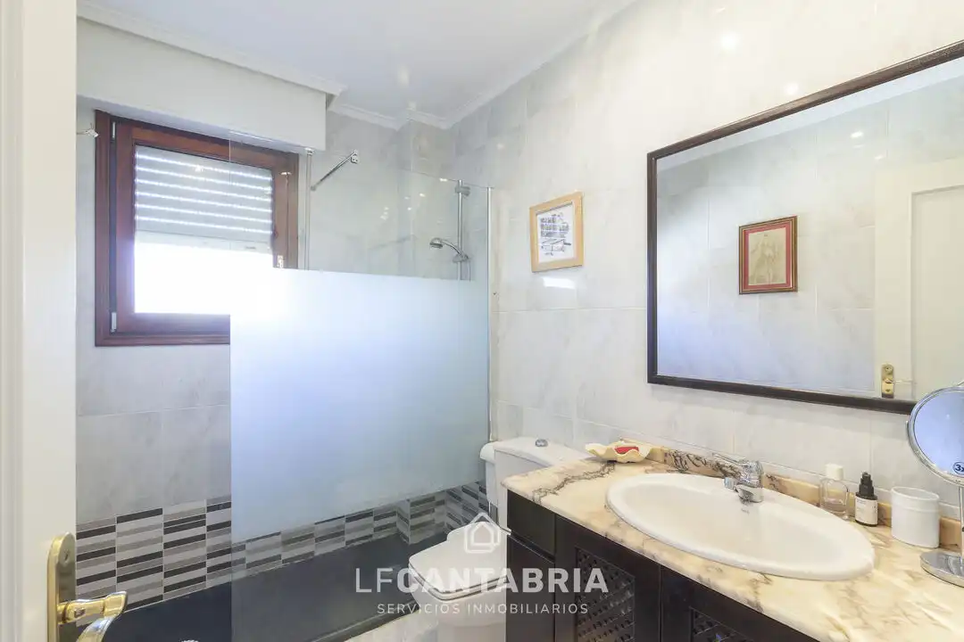Baño de Casa o chalet en venta en Liendo con Calefacción, Jardín privado y Piscina