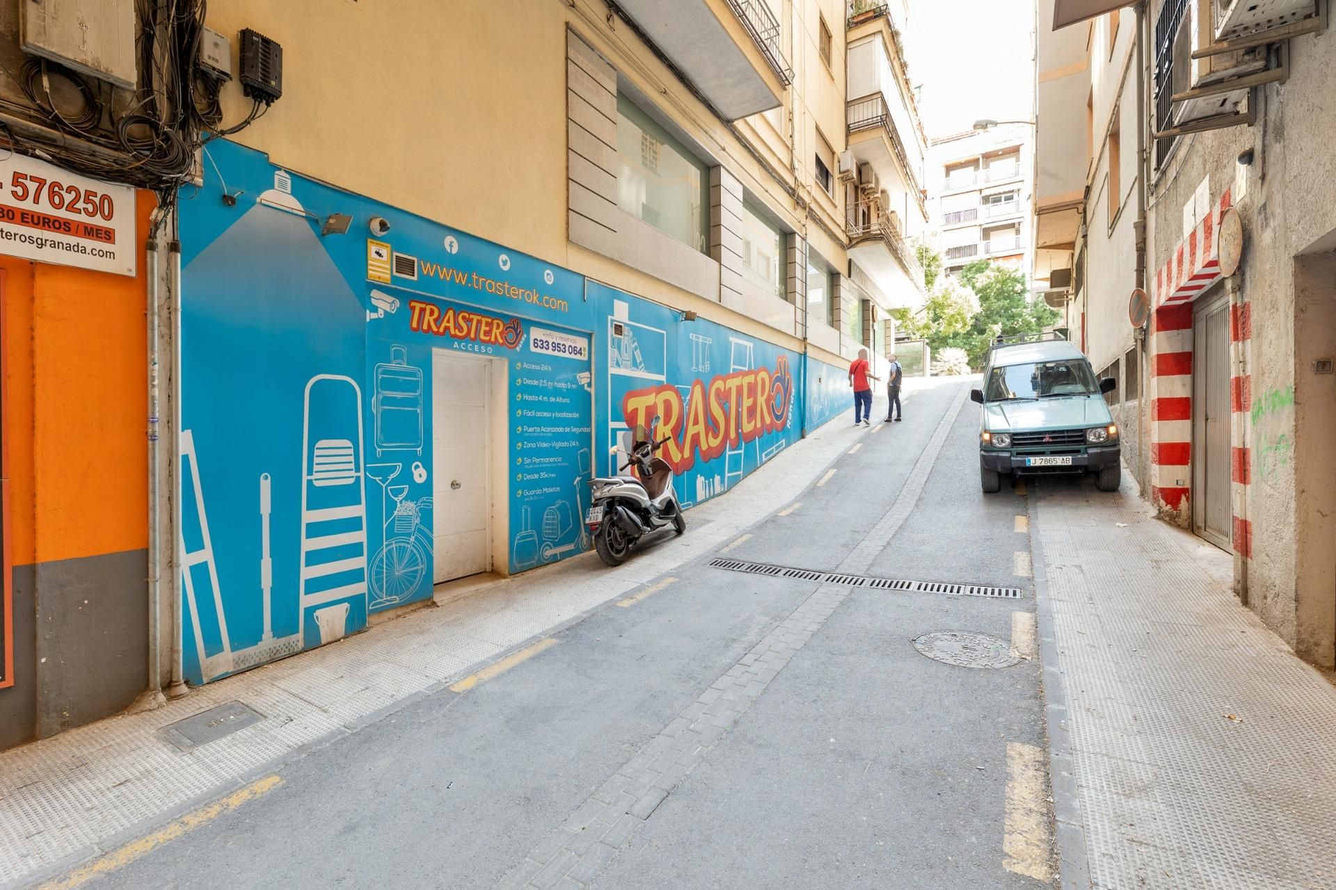 Traster en venda a Camino de Ronda