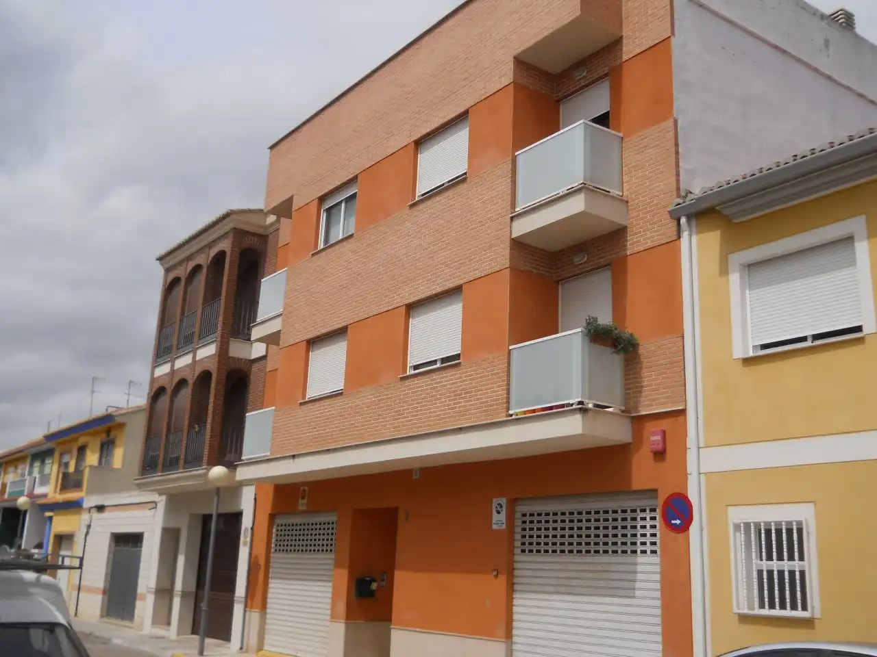 Vista exterior de Garaje en venta en Polinyà de Xúquer