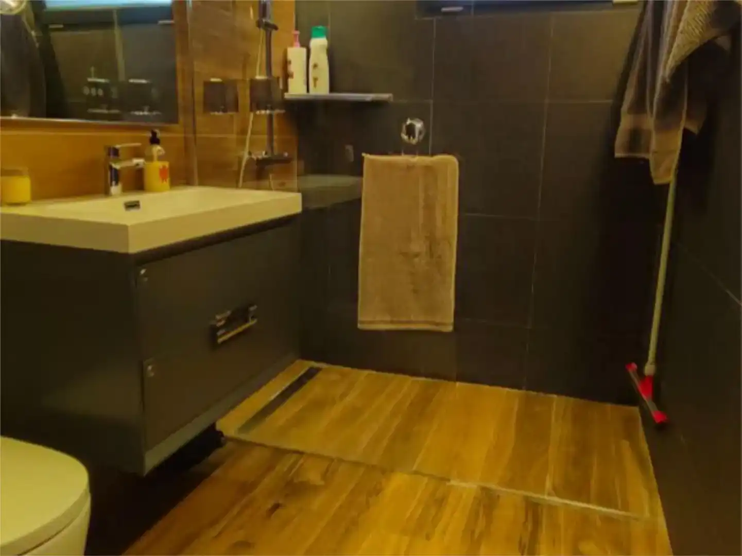 Bathroom of Flat for sale in  Valencia Capital  with Air Conditioner and Balcony