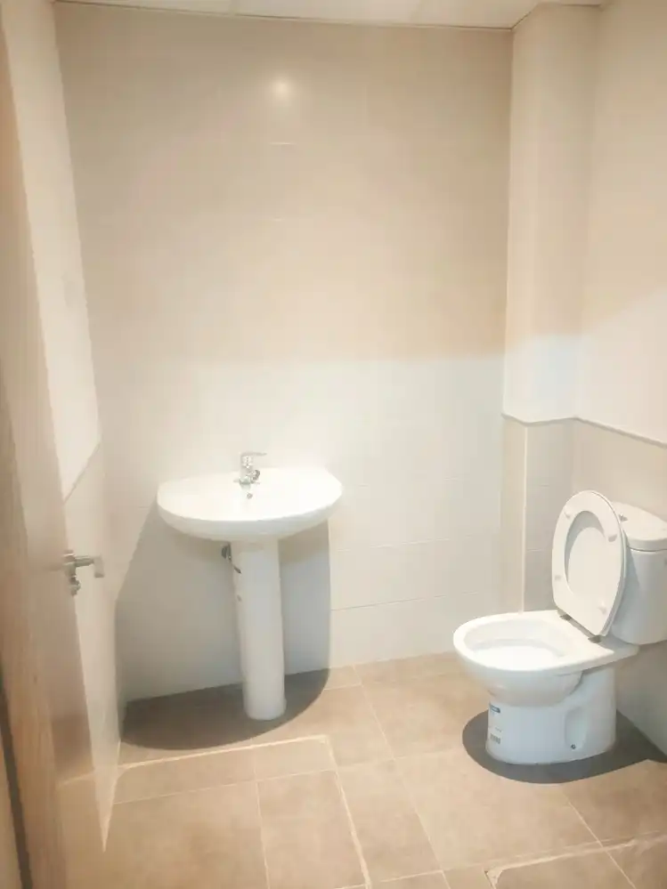 Badezimmer von Geschaftsraum zur Miete in Getafe
