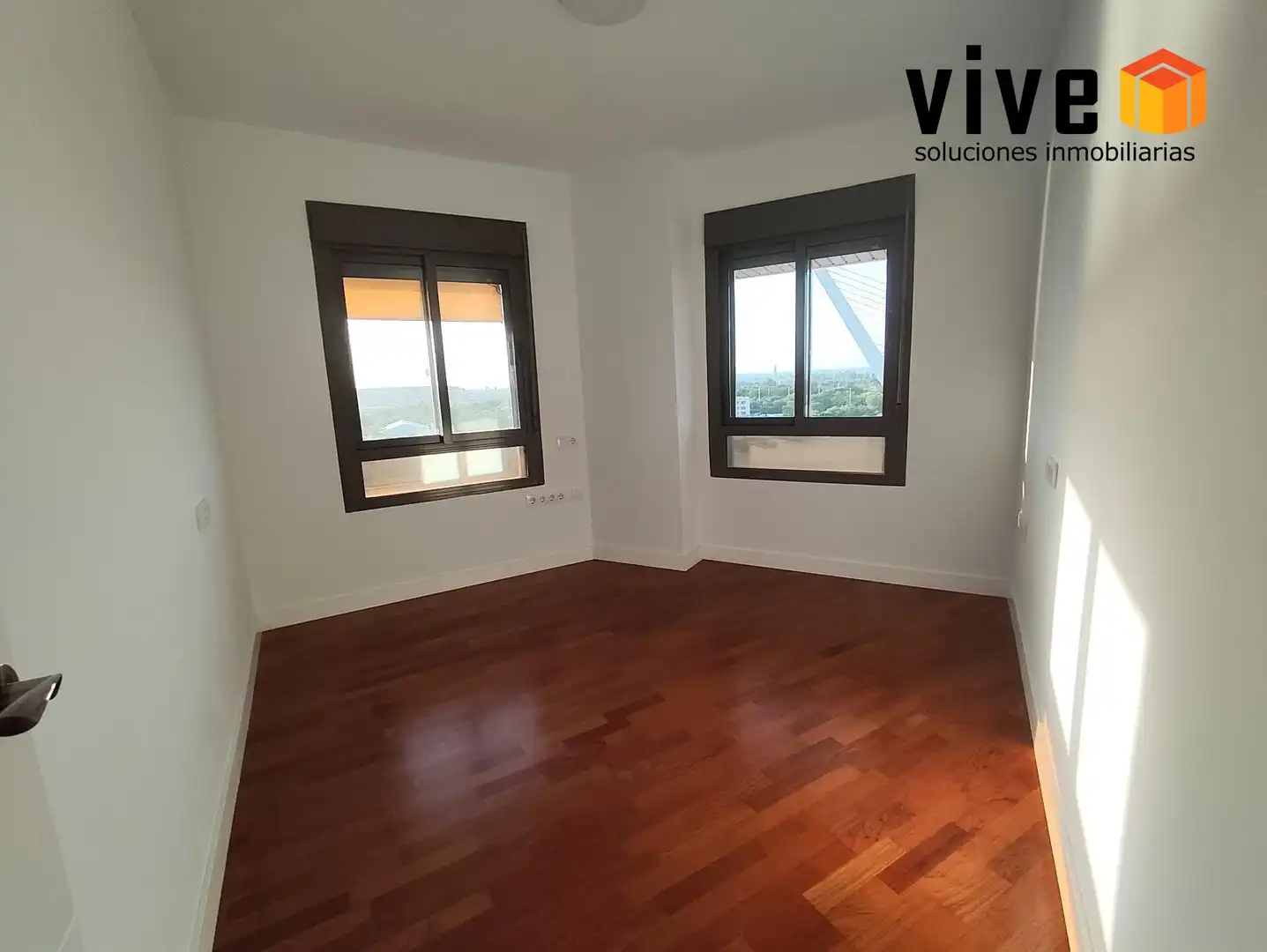 Schlafzimmer von Wohnung zur Miete in Sevilla mit Privatgarten, Terrasse und Abstellraum