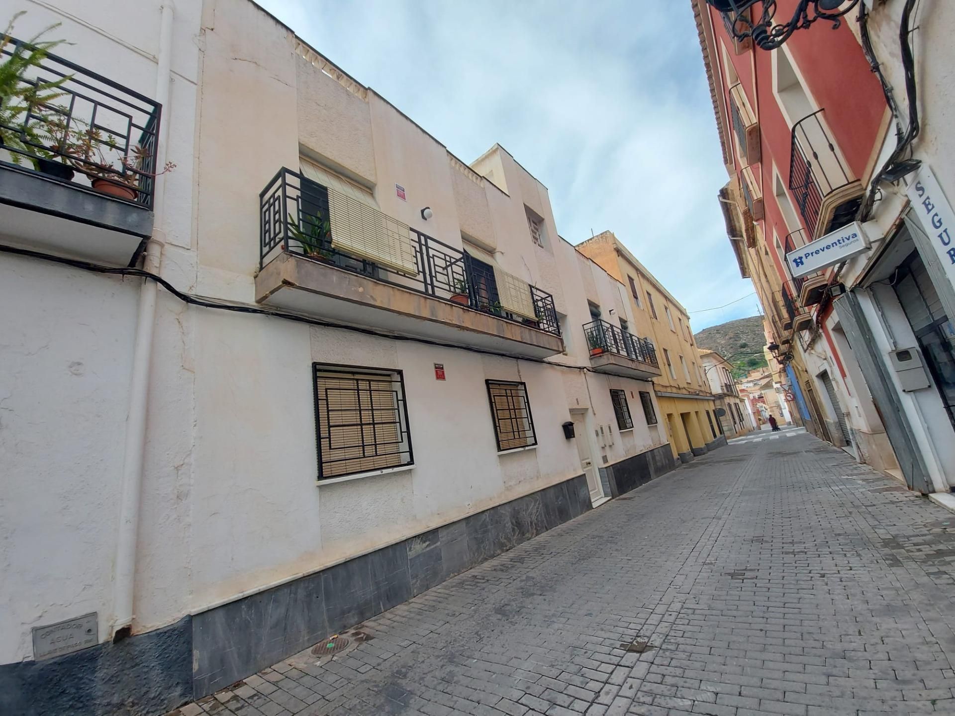 Building for sale in Berja