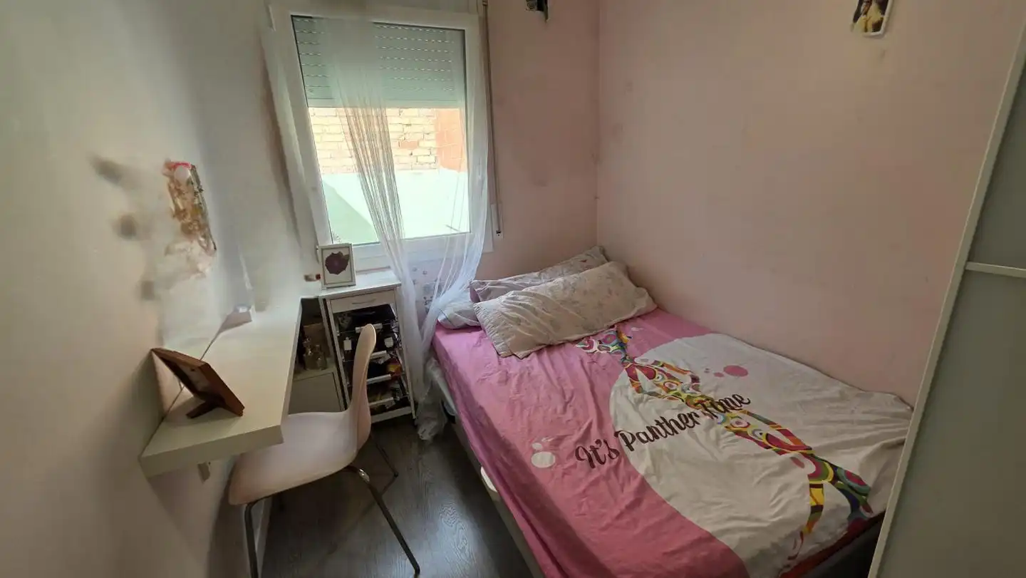 Bedroom of Ground floor for share in Terrassa  with Air Conditioner, Heating and Terrace