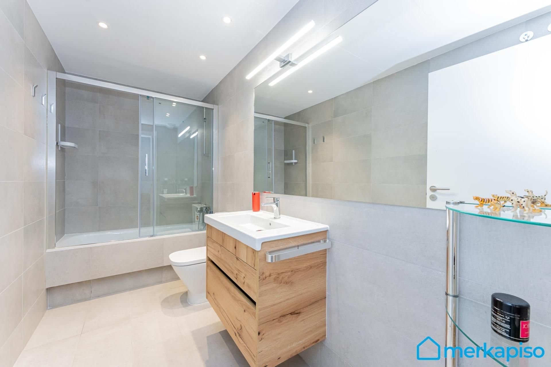 Baño de Piso en venta en Viladecans con Jardín privado y Balcón