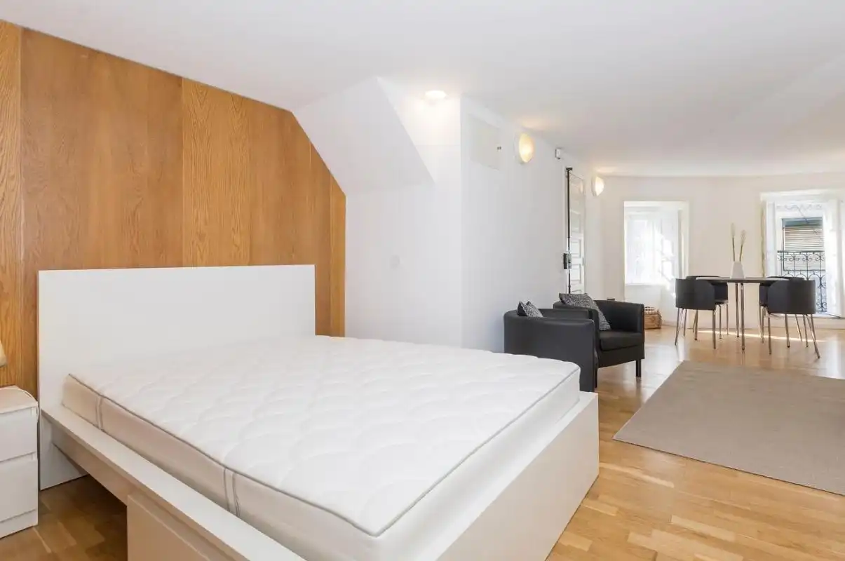 Dormitori de Apartament de lloguer en Madrid amb Moblat i Es permeten mascotes