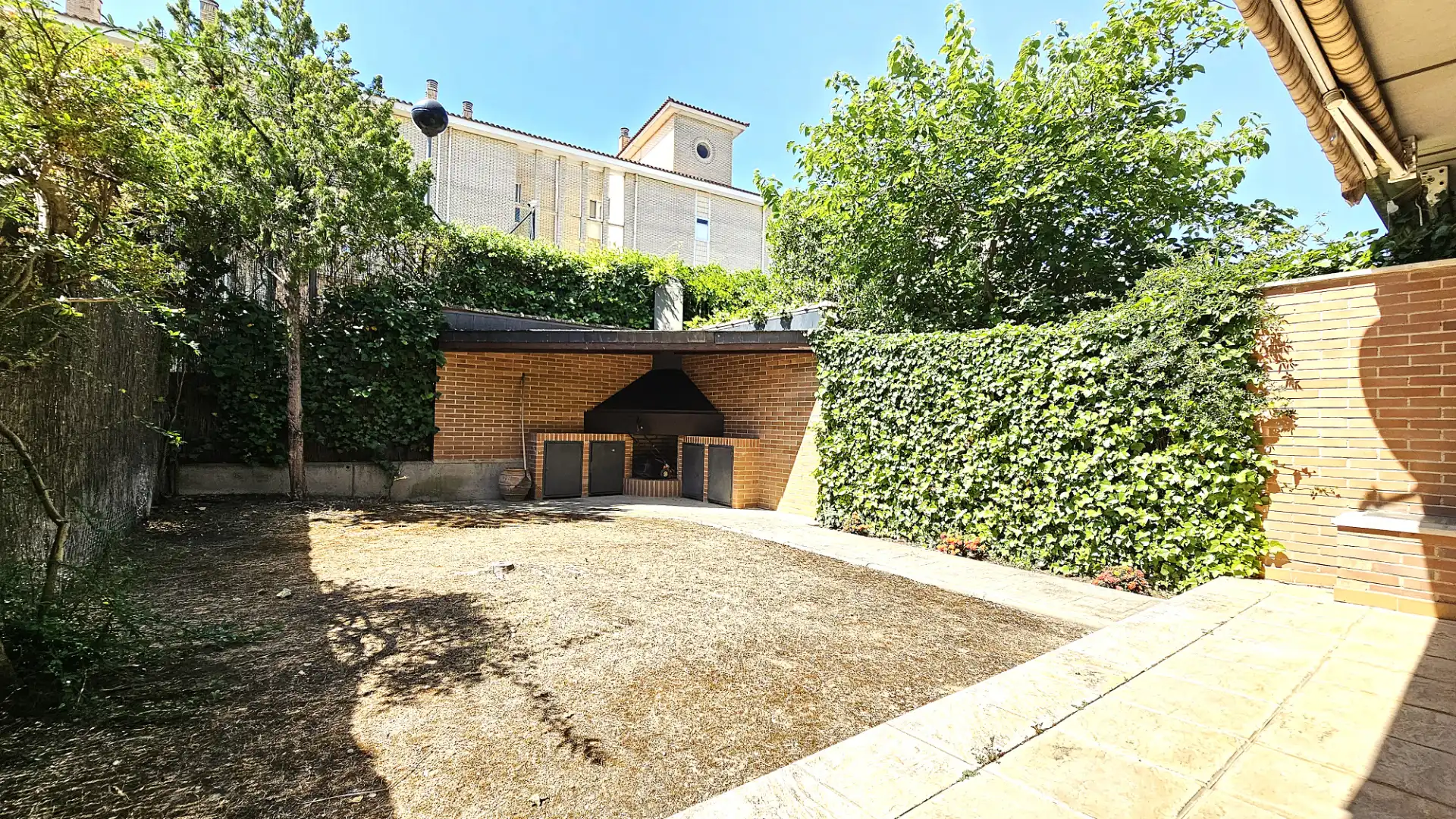 Jardín de Casa adosada en venta en Zaragoza con Aire acondicionado, Calefacción y Jardín privado
