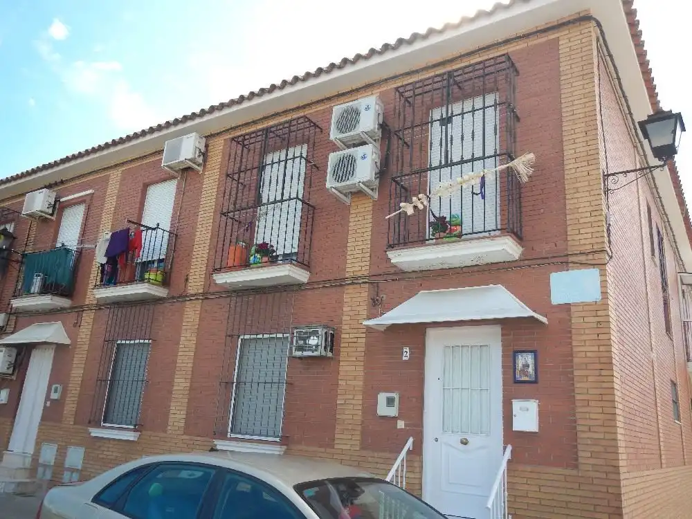 Appartement compact avec terrasse à vendre à Plaza de América 27