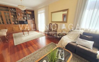 Living room of Flat for sale in Beasain  with Heating, Furnished and Balcony