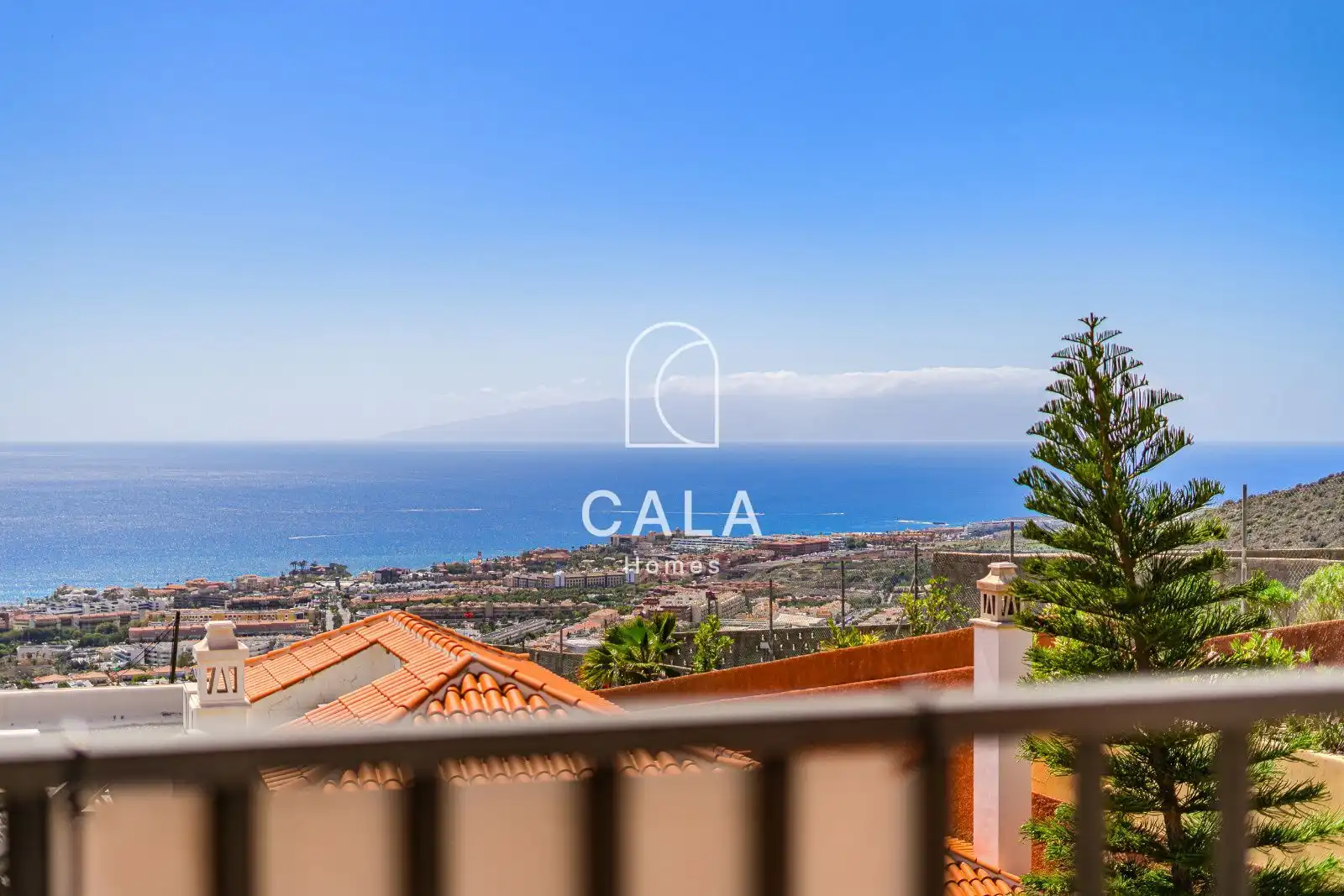 Vista exterior de Casa adosada en venta en Adeje con Jardín privado, Terraza y Trastero
