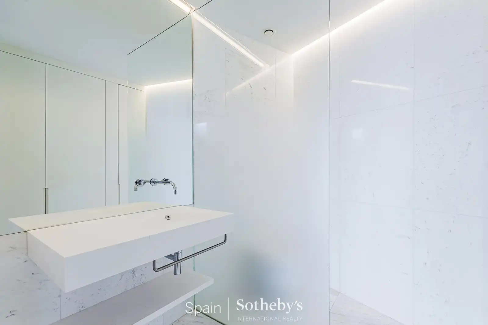 Bany de Apartament en venda en Barcelona amb Aire condicionat, Calefacció i Terrassa