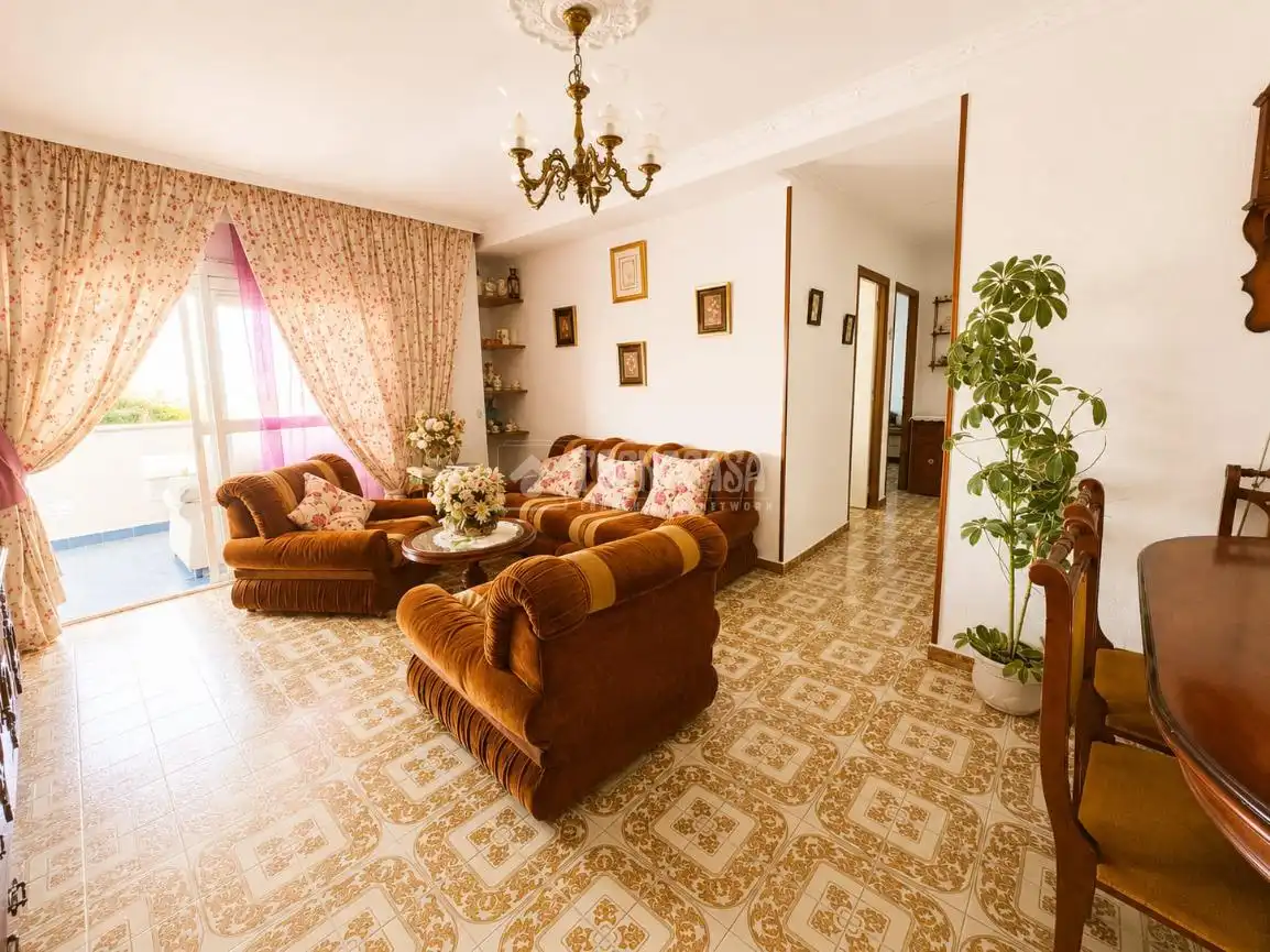 Sala de estar de Piso en venta en Marbella con Balcón