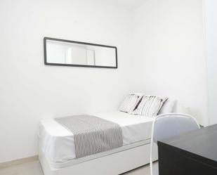 Bedroom of Flat to share in  Barcelona Capital  with Air Conditioner, Heating and Terrace