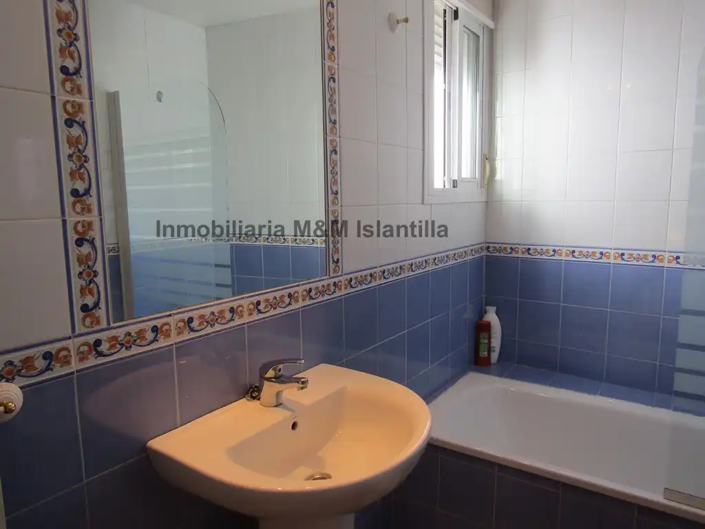 Baño de Casa adosada en venta en Islantilla con Terraza, Trastero y Amueblado