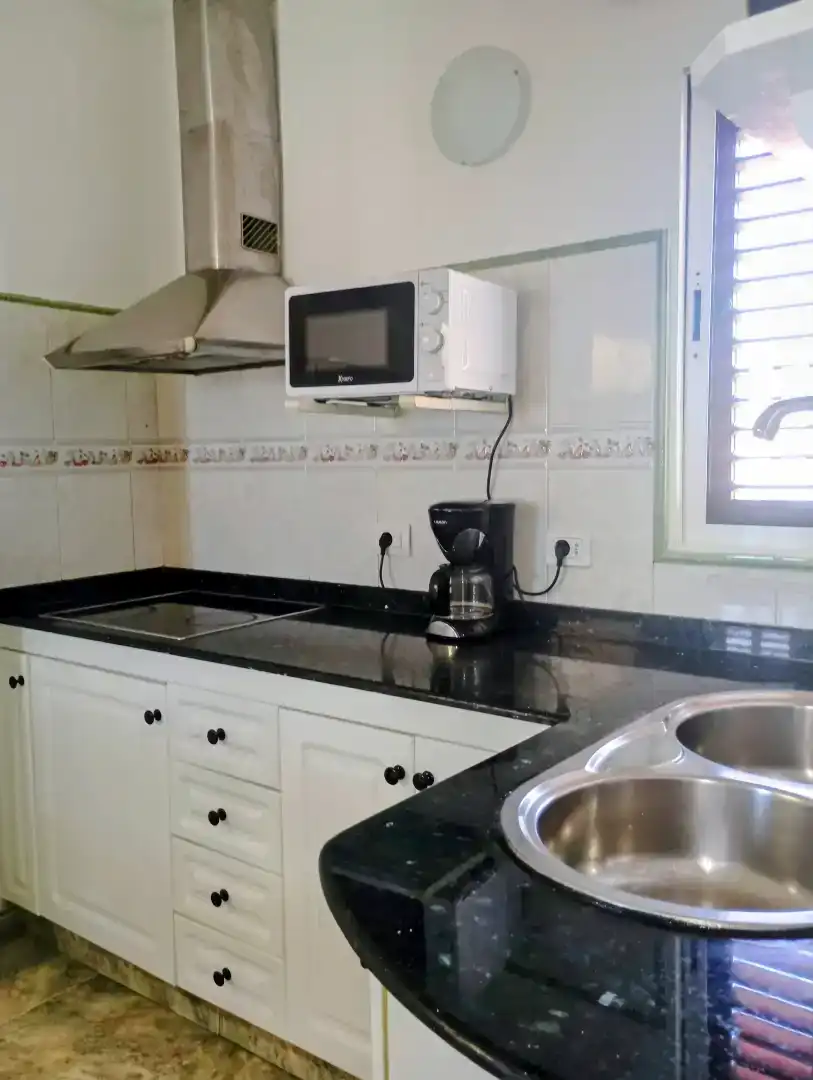 Cuina de Casa adosada de lloguer en Telde amb Aire condicionat