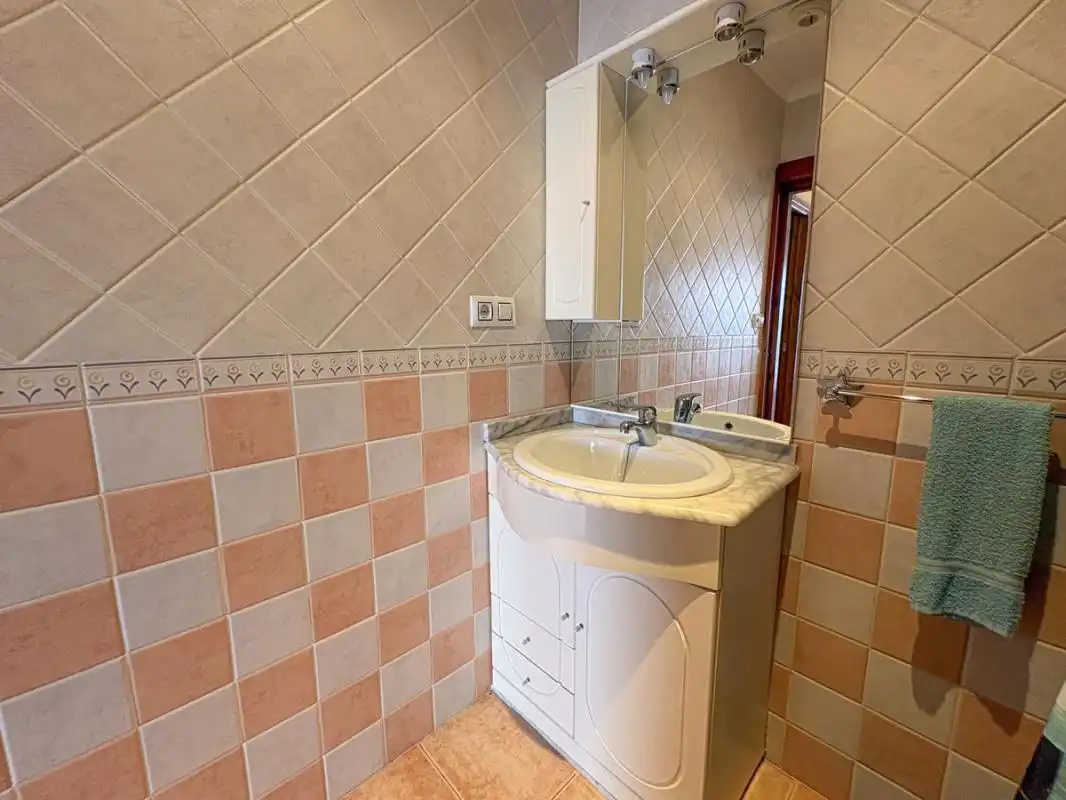Baño de Planta baja en venta en Cullera con Calefacción, Jardín privado y Terraza