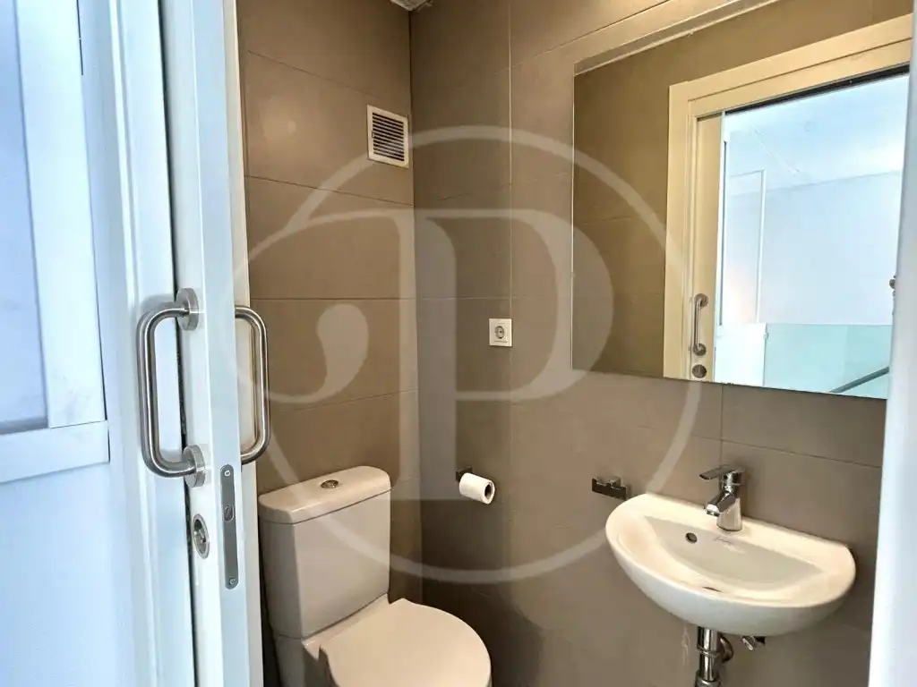Badezimmer von Wohnung zum Verkauf in Xirivella mit Klimaanlage, Terrasse und Schwimmbad