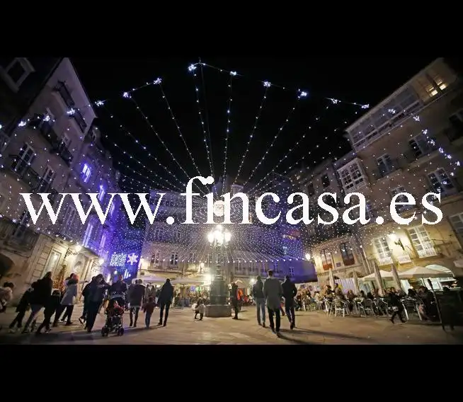 Vista exterior de Edifici en venda en Vigo 