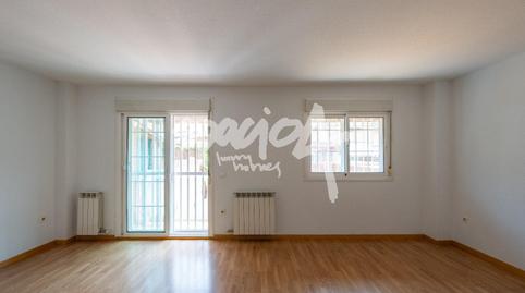 Foto 5 de Casa adosada en venda a  Secundino Zuazo, La Garena, Madrid