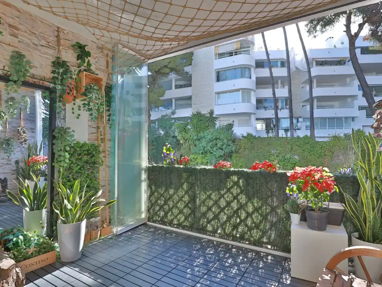 Terrassa de Pis en venda en Marbella amb Aire condicionat i Piscina