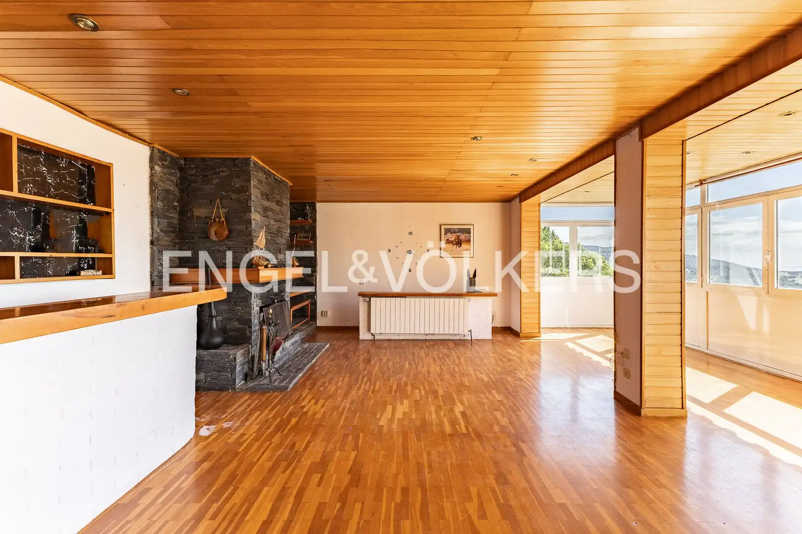 Sala de estar de Casa o chalet en venta en Alella con Calefacción, Jardín privado y Parquet