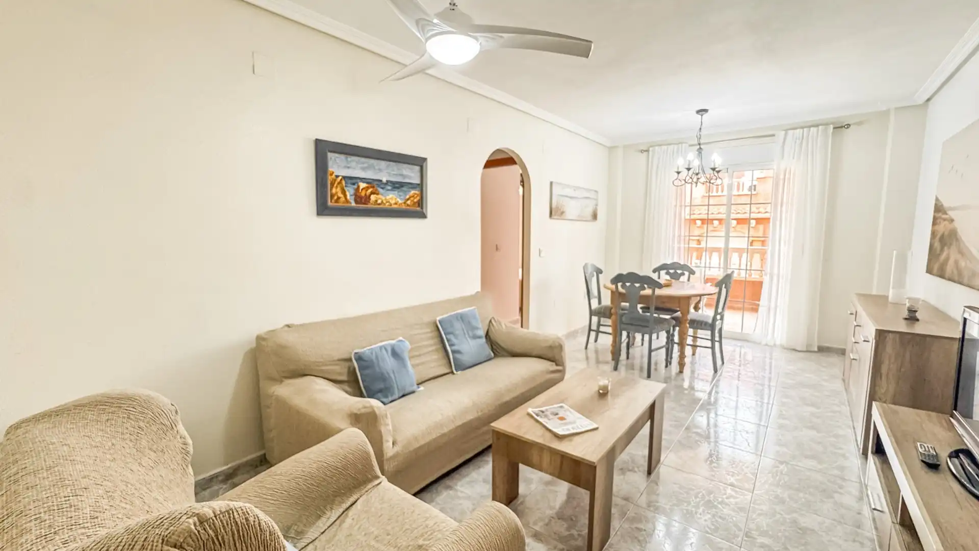 Sala de estar de Apartamento de alquiler en Santa Pola con Terraza, Piscina y Amueblado