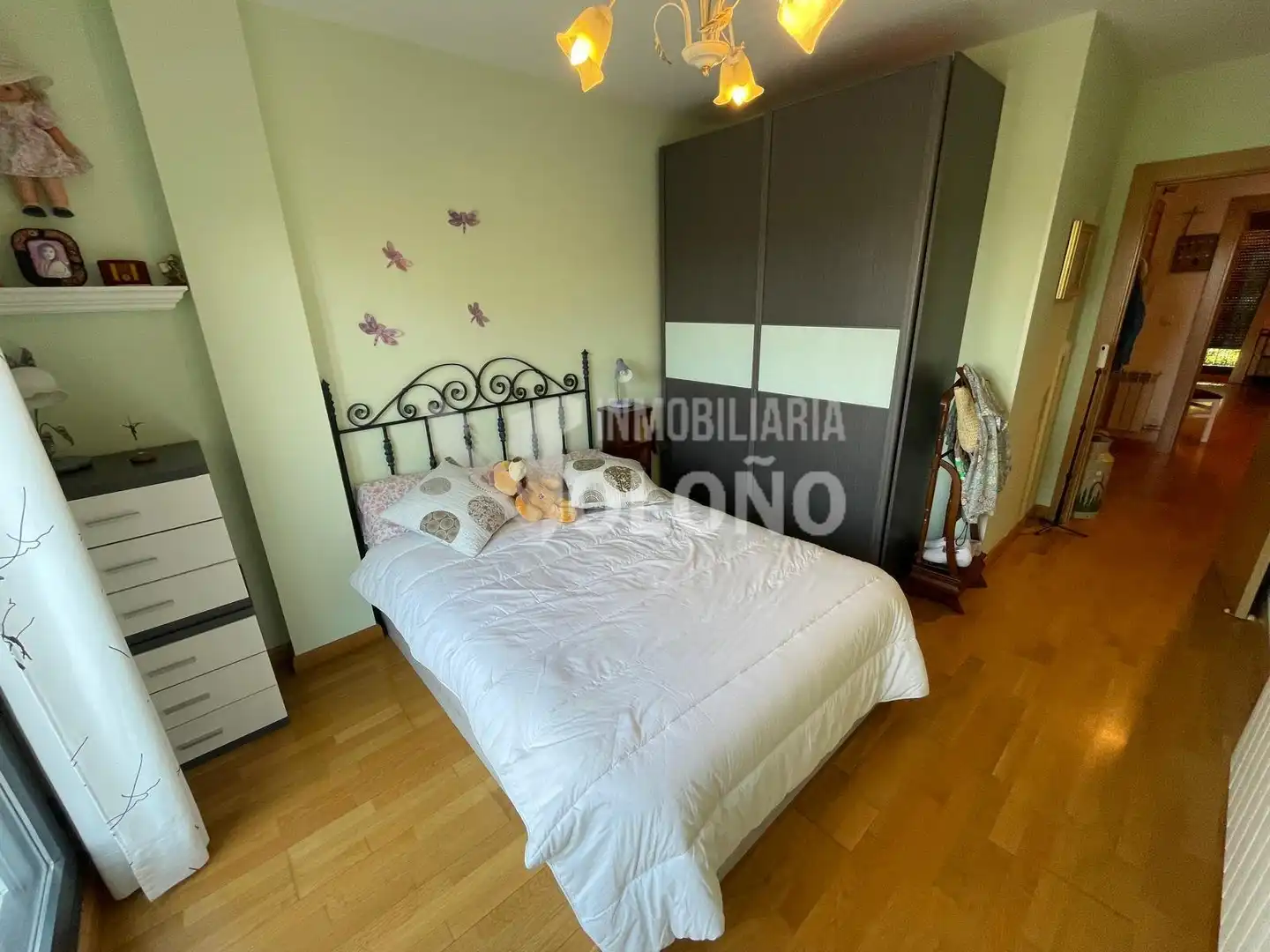 Habitación de Apartamento en venta en Castañares de Rioja con Calefacción, Parquet y Terraza